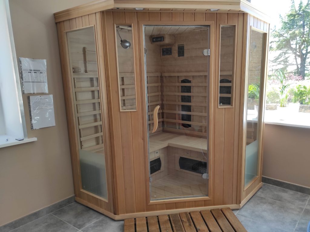 sauna de l'hébergement de groupe Les Meublés des Pierres Dorées dans le Beaujolais