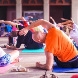 cours de yoga pour débutant dans le séjour yoga rando à Theizé