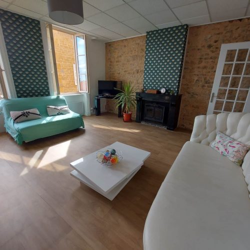 salon de repos et de détente avec bibliothèque et vue panoramique